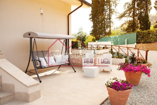 casa indipendente in vendita a Camaiore