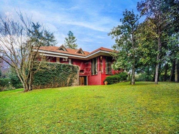 casa indipendente in vendita a Camaiore