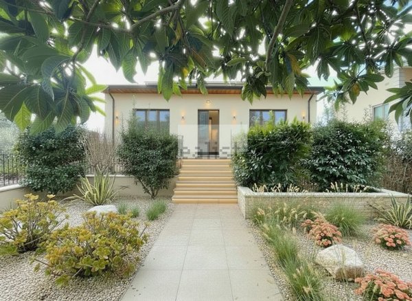 casa indipendente in vendita a Camaiore in zona Marignana