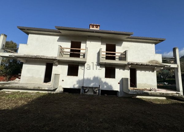 casa indipendente in vendita a Camaiore