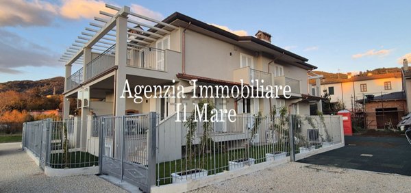 casa indipendente in vendita a Camaiore in zona Capezzano Pianore