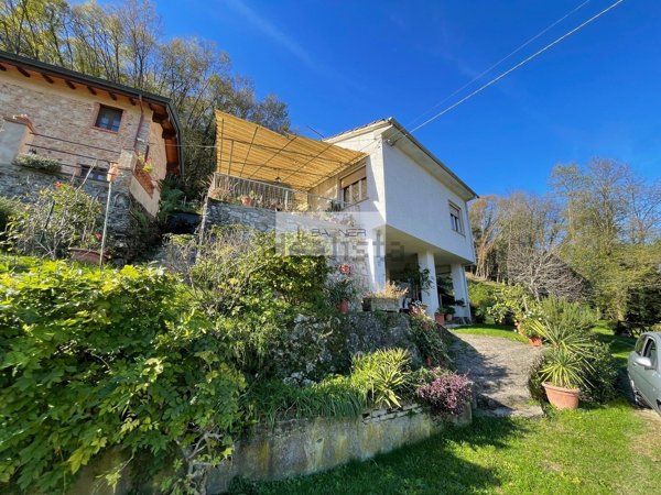 casa indipendente in vendita a Camaiore