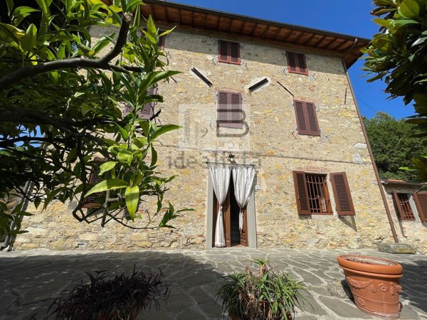 casa indipendente in vendita a Camaiore