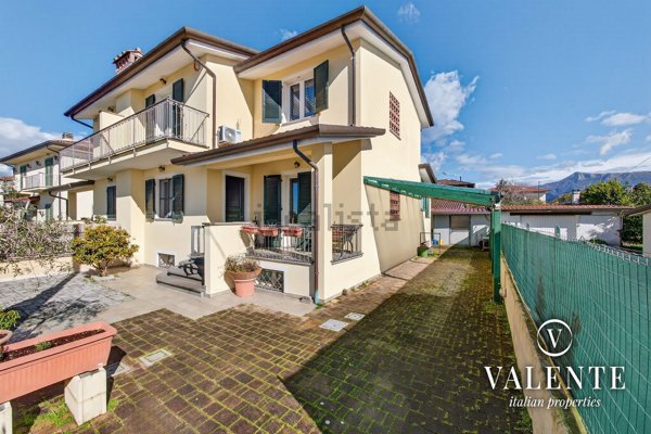 casa indipendente in vendita a Camaiore in zona Lido di Camaiore