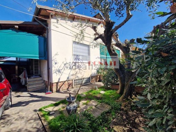 casa indipendente in vendita a Camaiore in zona Lido di Camaiore