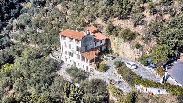 casa indipendente in vendita a Camaiore in zona Lido di Camaiore