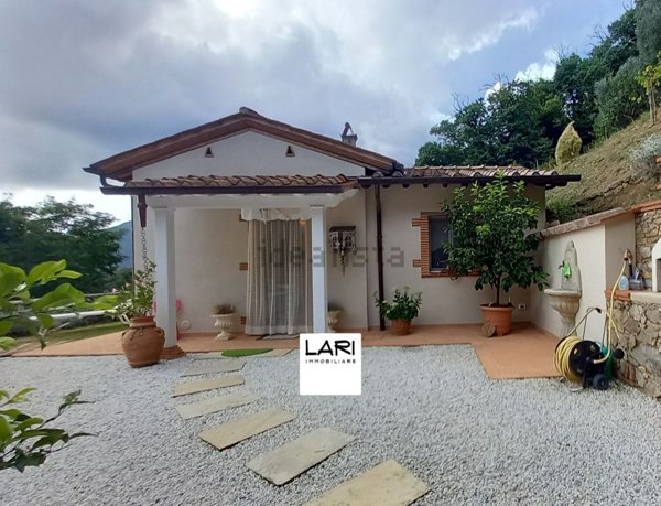 casa indipendente in vendita a Camaiore