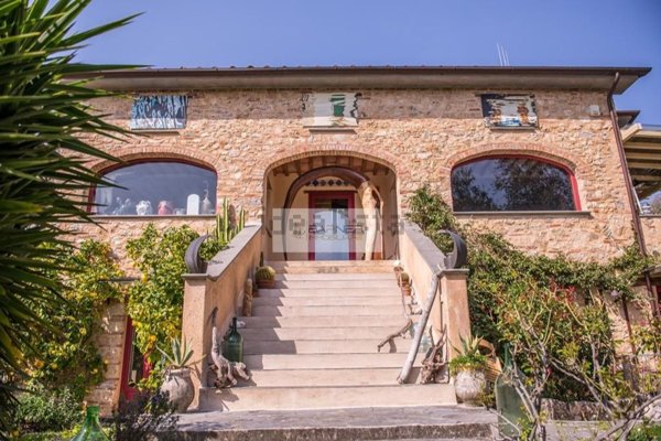 casa indipendente in vendita a Camaiore
