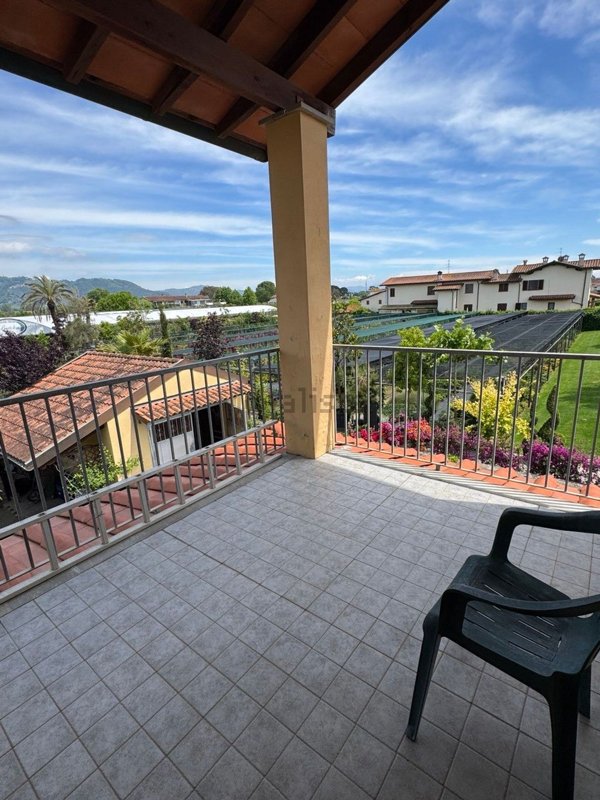 casa indipendente in vendita a Camaiore