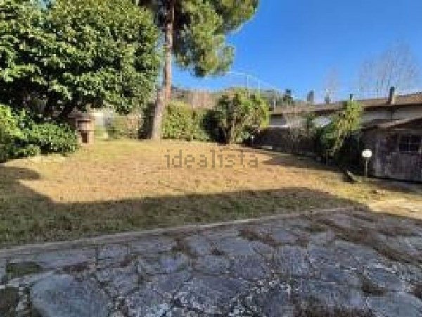 casa indipendente in vendita a Camaiore in zona Capezzano Pianore