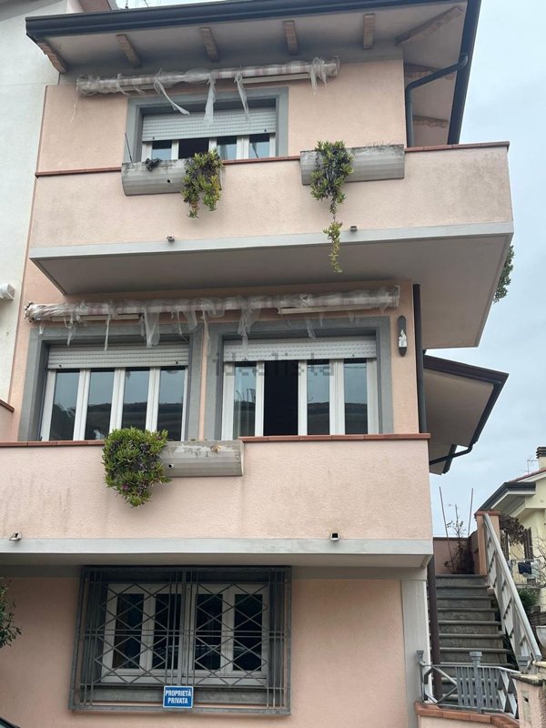 casa indipendente in vendita a Camaiore