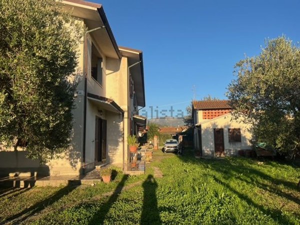 casa indipendente in vendita a Camaiore