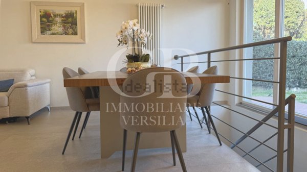 casa indipendente in vendita a Camaiore in zona Lido di Camaiore
