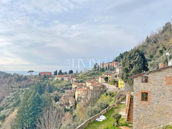 casa indipendente in vendita a Camaiore in zona Gombitelli