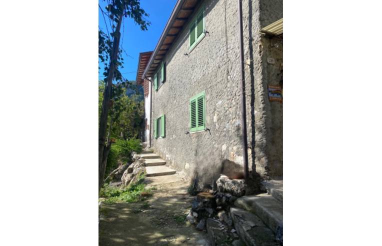casa indipendente in vendita a Camaiore in zona Casoli