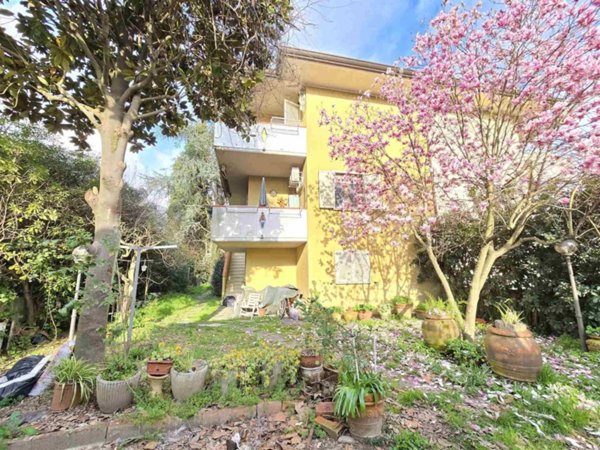 casa indipendente in vendita a Camaiore