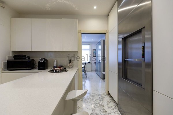 casa indipendente in vendita a Camaiore in zona Lido di Camaiore