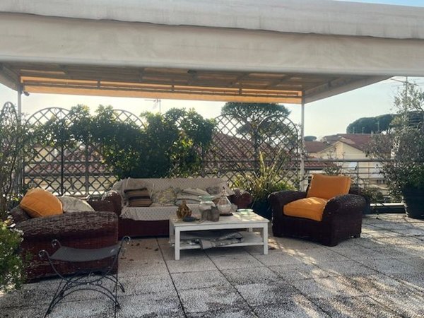 appartamento in vendita a Camaiore in zona Lido di Camaiore