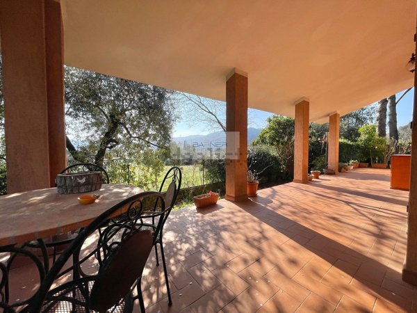 casa indipendente in vendita a Camaiore