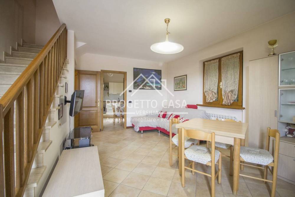 casa indipendente in vendita a Camaiore in zona Lido di Camaiore