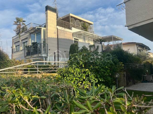 appartamento in vendita a Camaiore in zona Lido di Camaiore