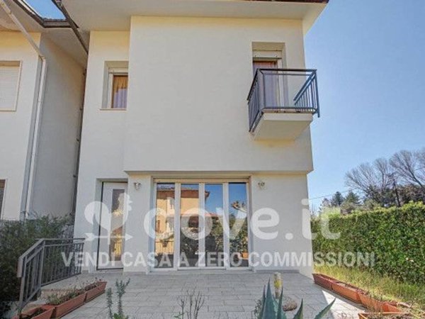 casa indipendente in vendita a Camaiore in zona Lido di Camaiore