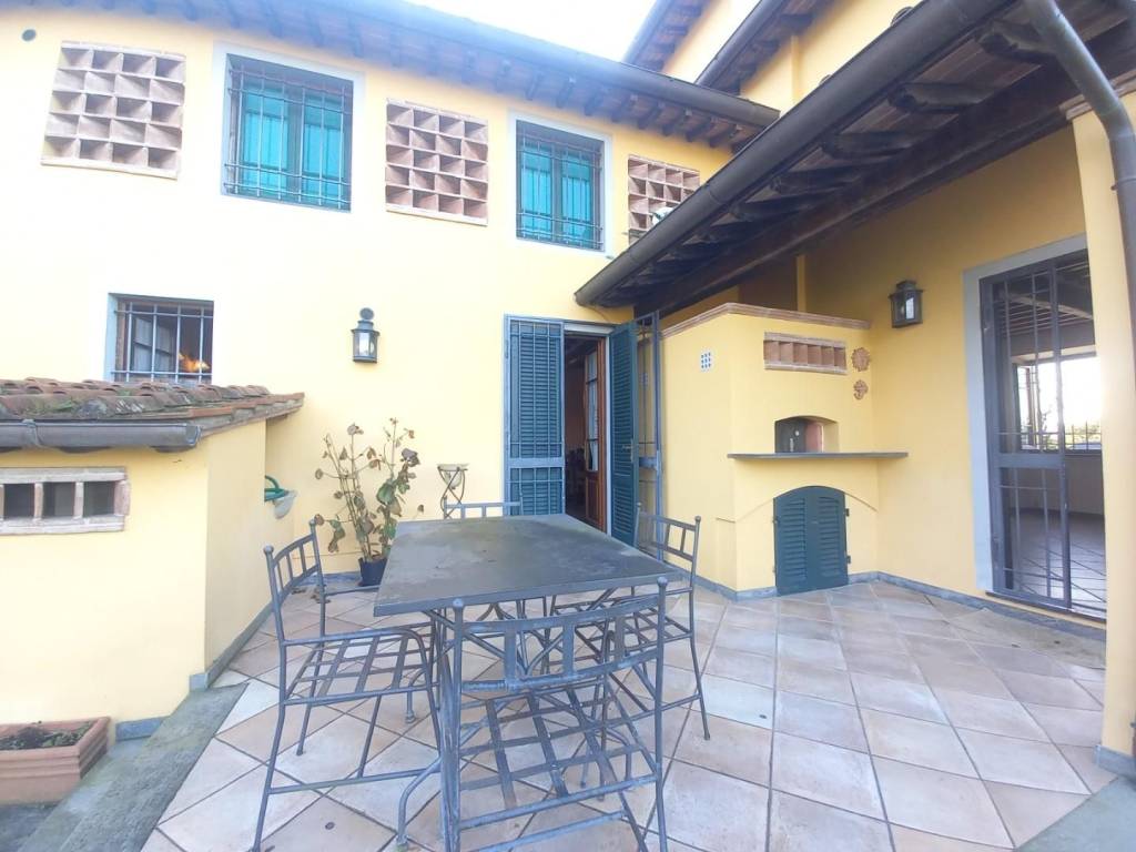 casa indipendente in vendita a Camaiore in zona Capezzano Pianore