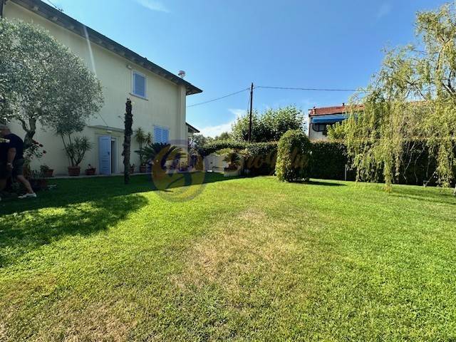 casa indipendente in vendita a Camaiore in zona Lido di Camaiore