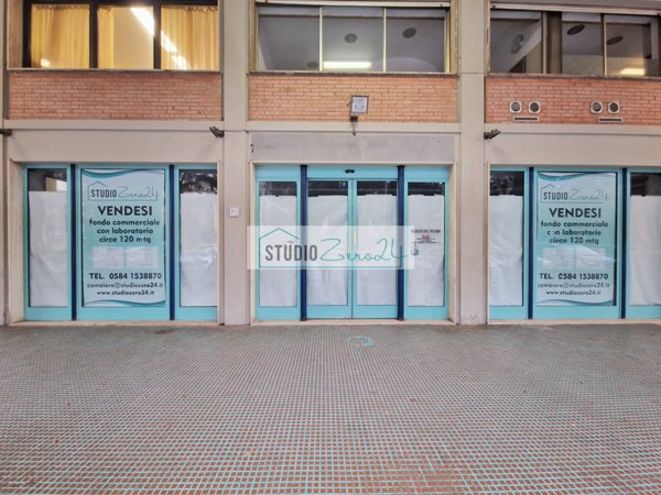 locale commerciale in vendita a Camaiore in zona Lido di Camaiore