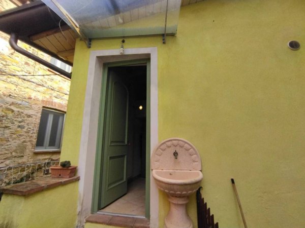 casa indipendente in vendita a Camaiore in zona Montemagno