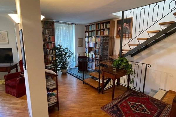 appartamento in vendita a Camaiore in zona Lido di Camaiore