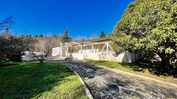 casa indipendente in vendita a Camaiore