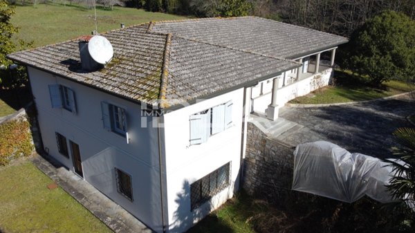 casa indipendente in vendita a Camaiore