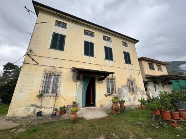 casa indipendente in vendita a Camaiore