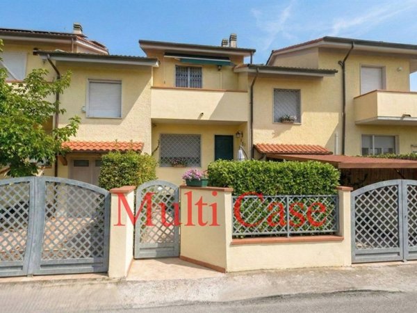 casa indipendente in vendita a Camaiore in zona Capezzano Pianore