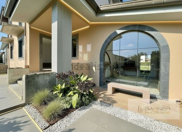 casa indipendente in vendita a Camaiore in zona Capezzano Pianore