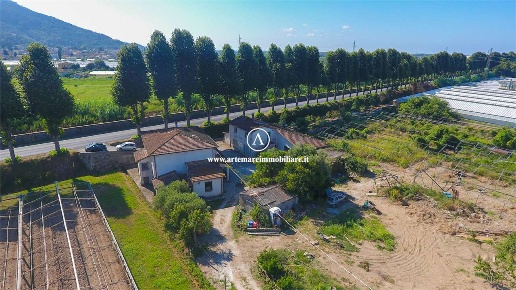casa indipendente in vendita a Camaiore in zona Capezzano Pianore