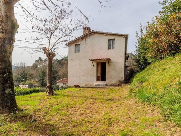 casa indipendente in vendita a Camaiore