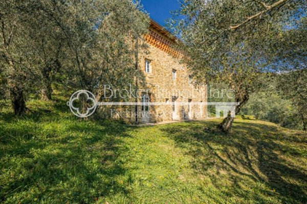 casa indipendente in vendita a Camaiore