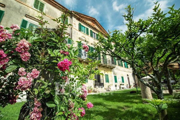 casa indipendente in vendita a Camaiore in zona Lido di Camaiore