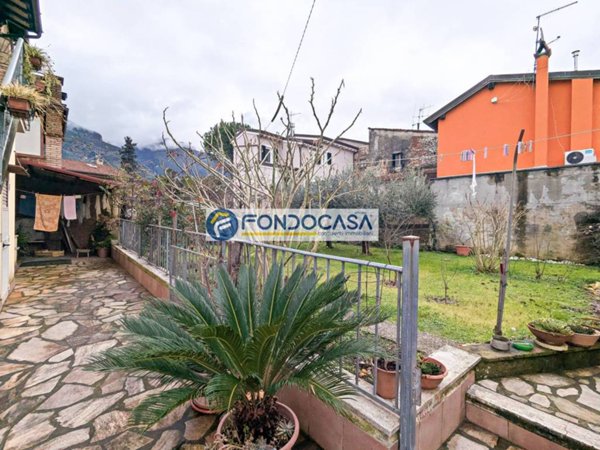 casa indipendente in vendita a Camaiore