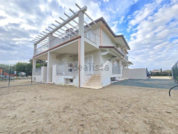 casa indipendente in vendita a Camaiore in zona Capezzano Pianore