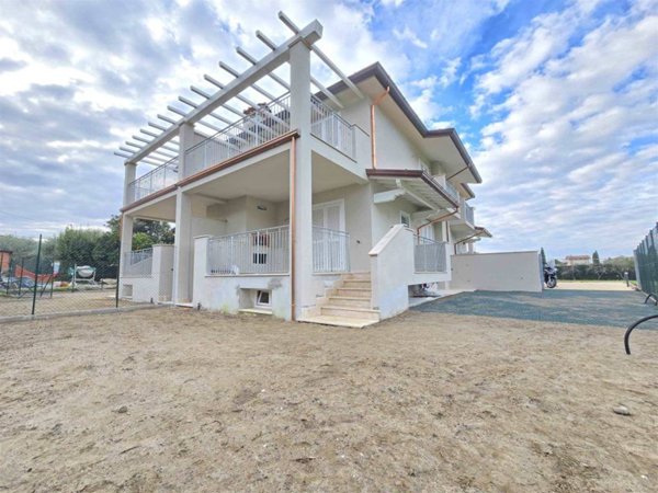 casa indipendente in vendita a Camaiore in zona Capezzano Pianore