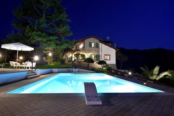 casa indipendente in vendita a Camaiore