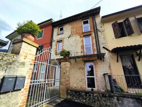 casa indipendente in vendita a Camaiore