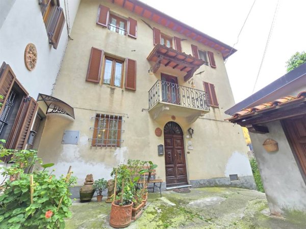 casa indipendente in vendita a Camaiore