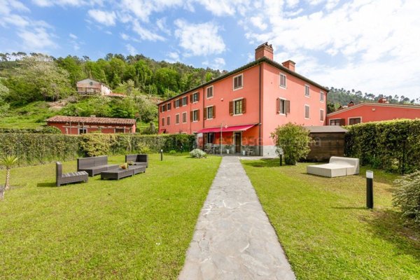 casa indipendente in vendita a Camaiore