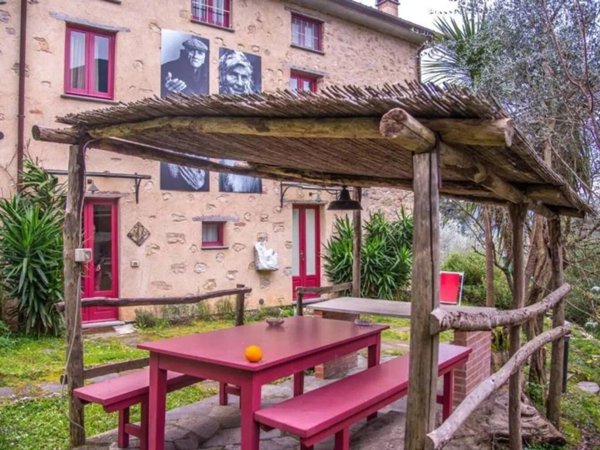 casa indipendente in vendita a Camaiore