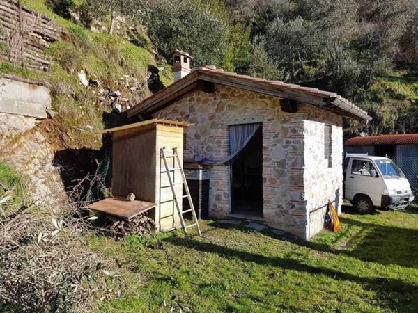 casa indipendente in vendita a Camaiore
