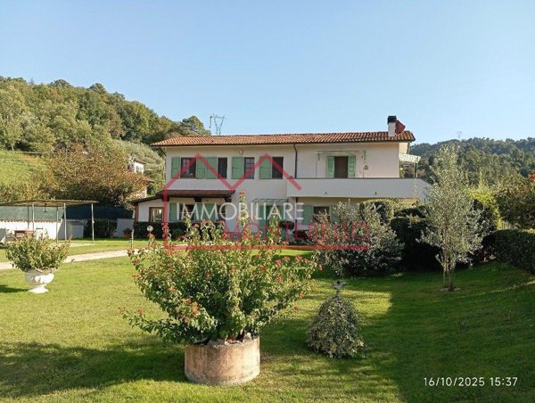 casa indipendente in vendita a Camaiore